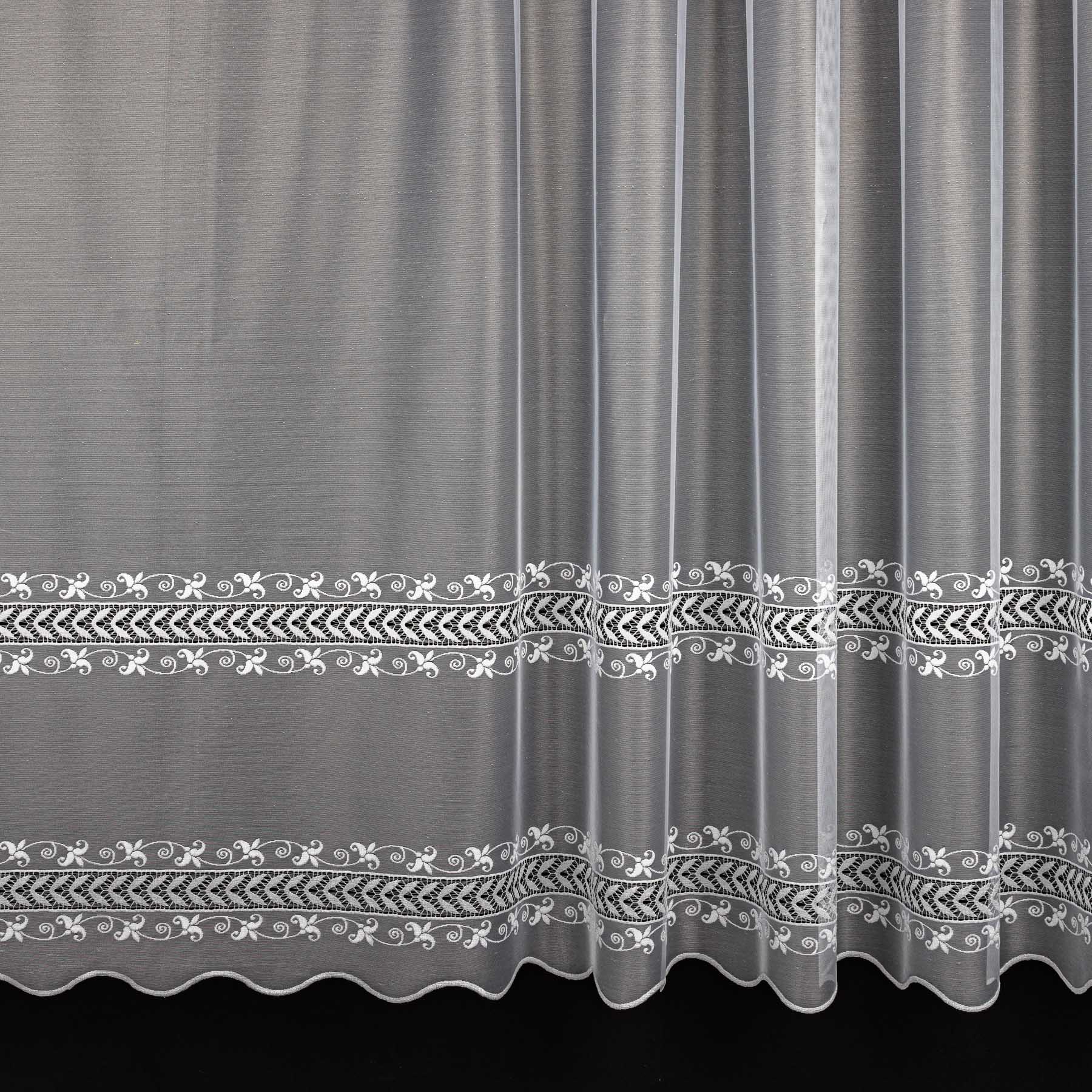 Berk Žakárová záclona BIANKA 2505, ornamenty a květy, s bordurou, bílá, výška 140cm (v metráži)