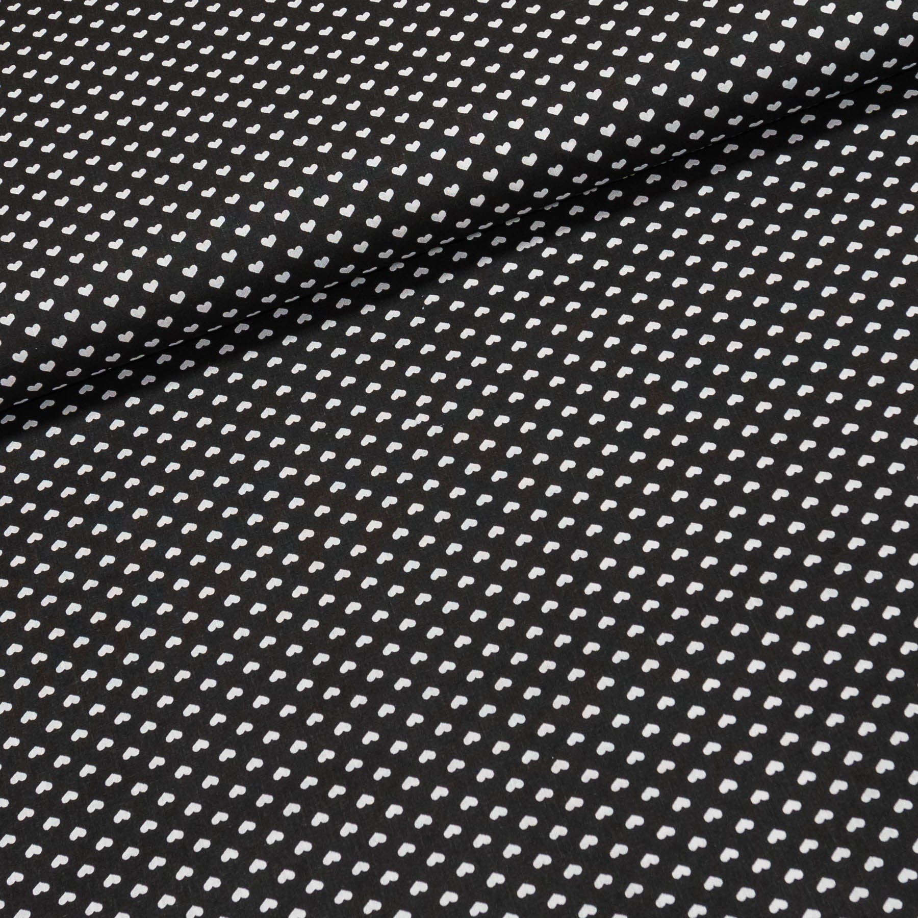 Bavlněné plátno 4888, bílá srdíčka na černé, š.140cm (látka v metráži)