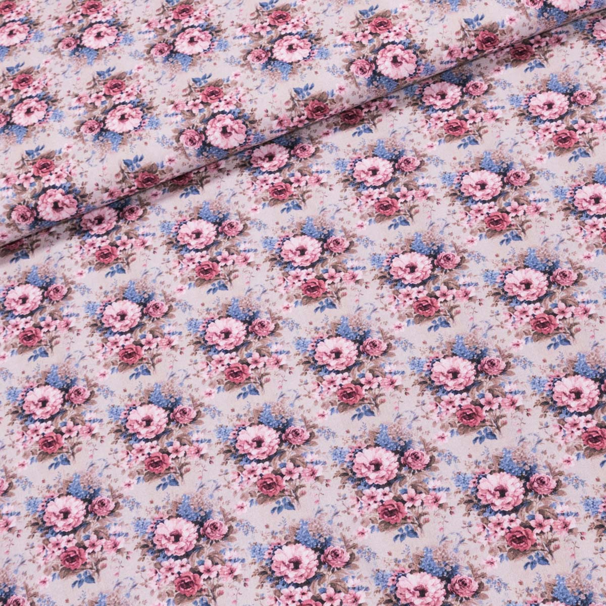 Bavlněné plátno PETITE BERGERAC-A 1 ROJO, růžové a modré květiny na béžové, š.150cm (látka v metráži)