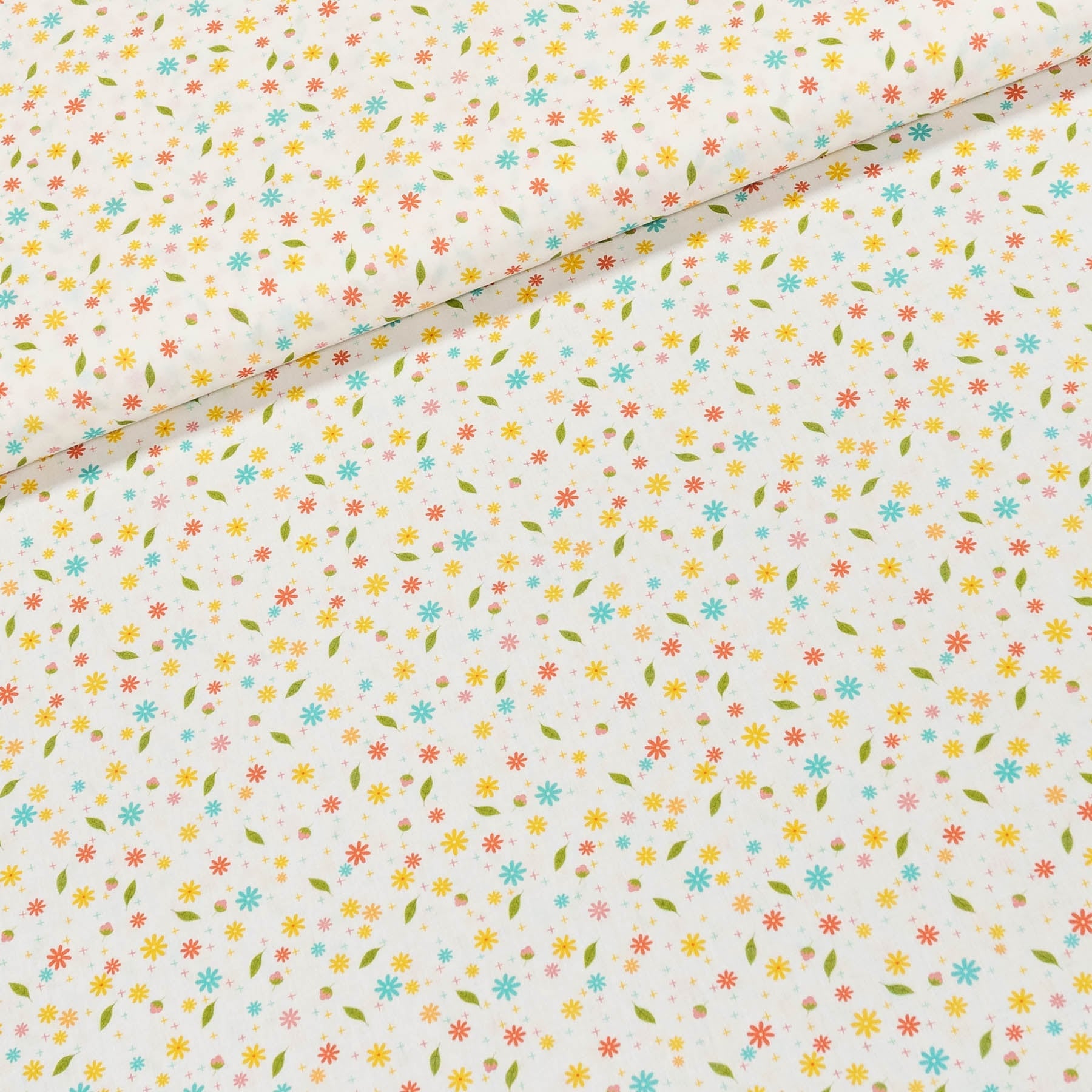 Levně Bavlněné plátno POLLITO-B 60 MULTICOLOR, modré, žluté a oranžové kytičky s lístky na bílé, š.145cm (látka v metráži)