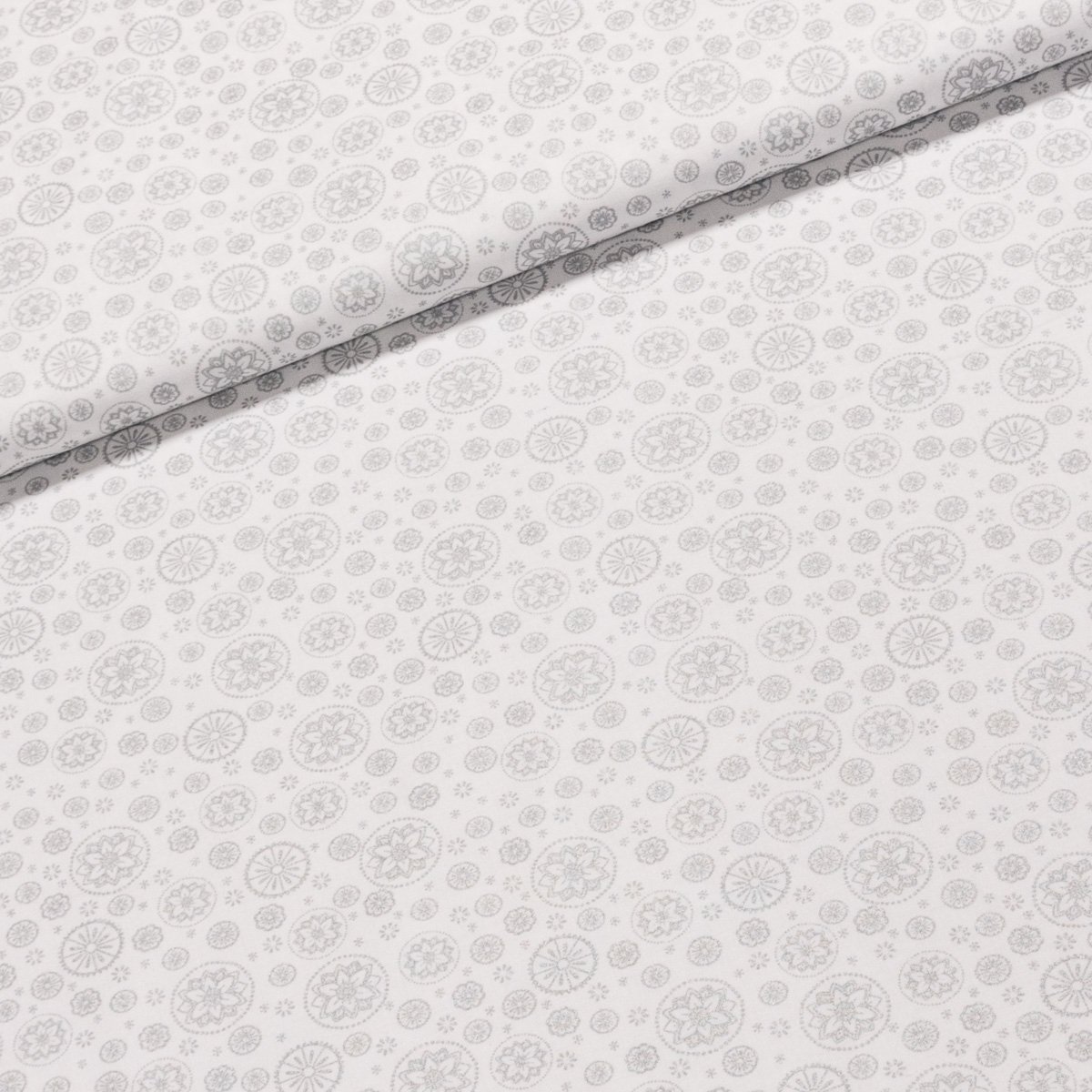 Bavlněné plátno vánoční 1612804/19 stříbrné mandaly na bílé, š.150cm (látka v metráži)
