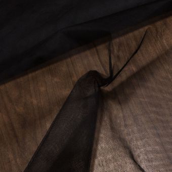 Tyl jemný oděvní, jednobarevná černá, š.160cm (látka v metráži)