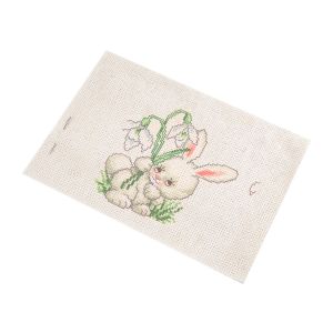 Dětská vyšívací sada s předtištěným motivem 020736/7, bílá zajíc (předtisk, jehla a nitě), 14x20cm