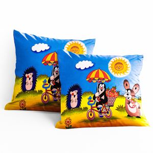 Dětský polštářek KRTEK A JAHŮDKY (Krteček), žluto-modrý, 40x40cm