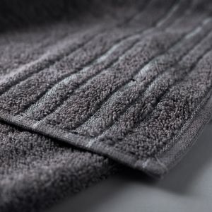 Froté ručník ZARA, tmavě šedý s proužkovanou bordurou, 40x60cm
