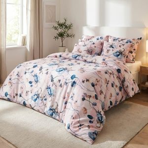 Povlečení BLOOM ELEGANCE PUDROVÁ, modré květy na pudrové, krep, 140x200cm + 70x90cm