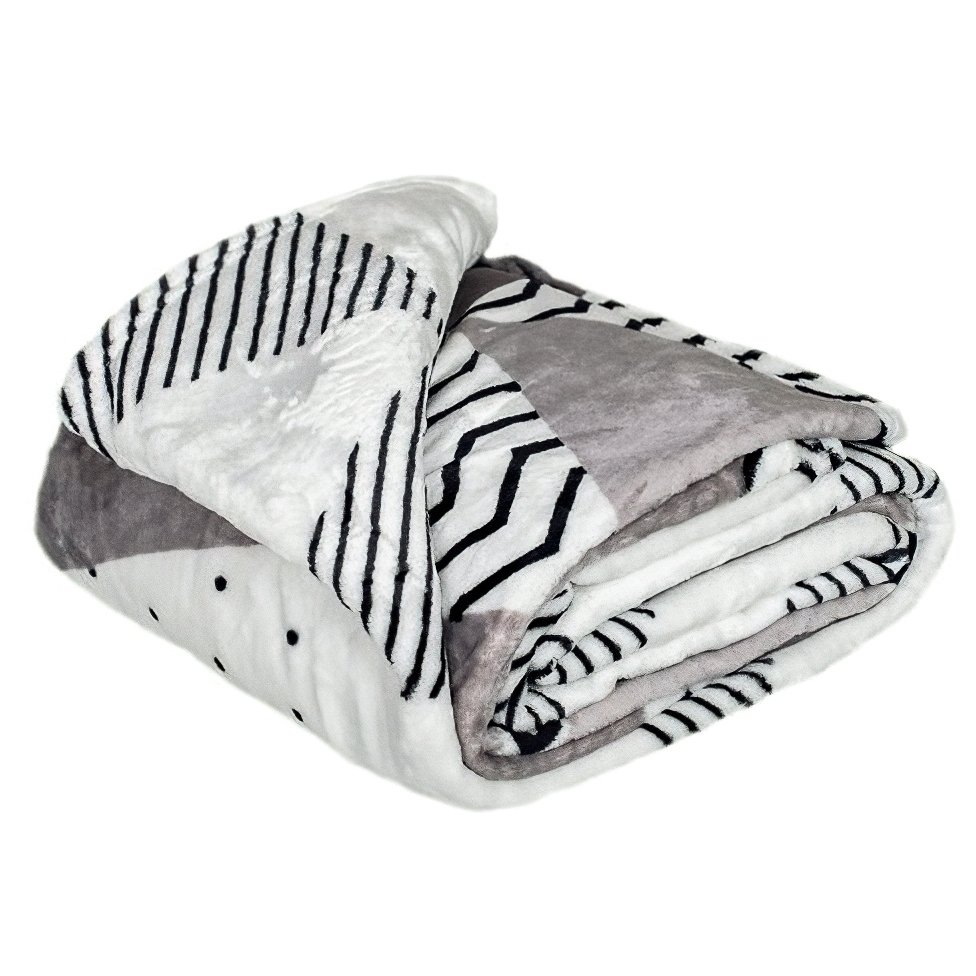 MyHouse deka z mikroflanelu TRIANGLE GREY šedé trojúhelníky, 150x200cm