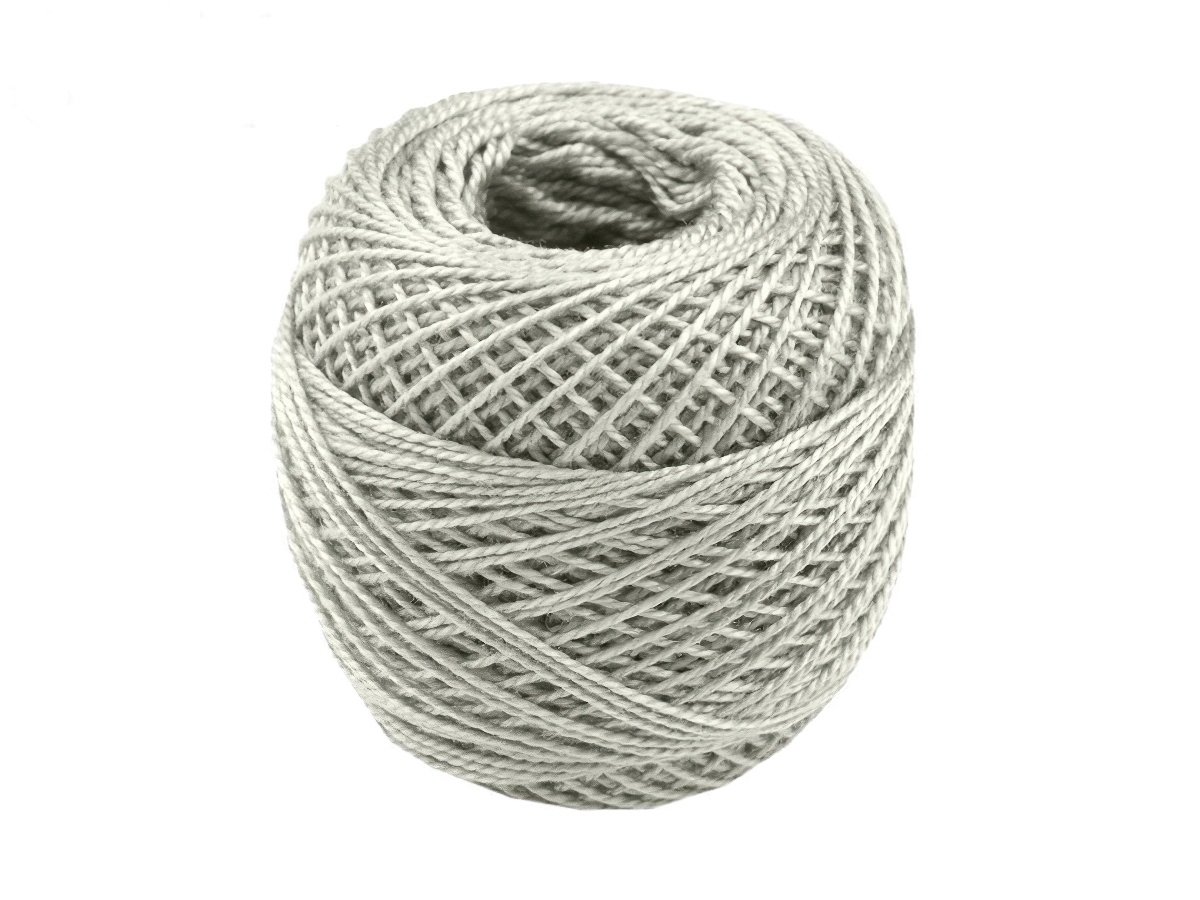 Niťárna Česká Třebová Háčkovací / vyšívací příze PERLOVKA 8122 šedá, jednobarevná, 10g/85m