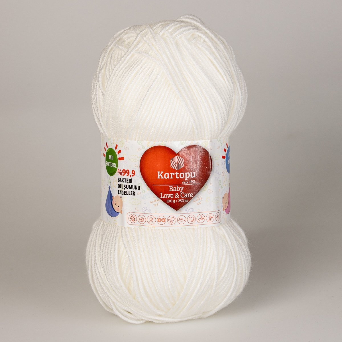 Pletací / háčkovací příze Kartopu BABY LOVE AND CARE K010 bílá, jednobarevná, antipillingová, 100g/250m