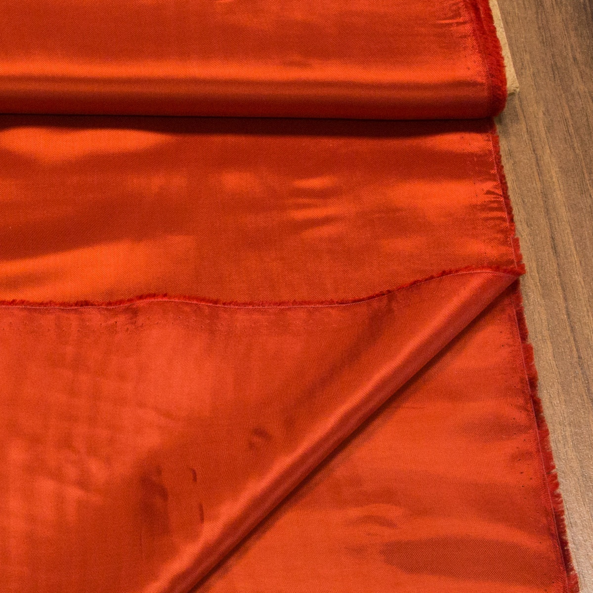 Podšívka viskózová jednobarevná, saténová oranžovo-rezavá, š.140cm (látka v metráži)