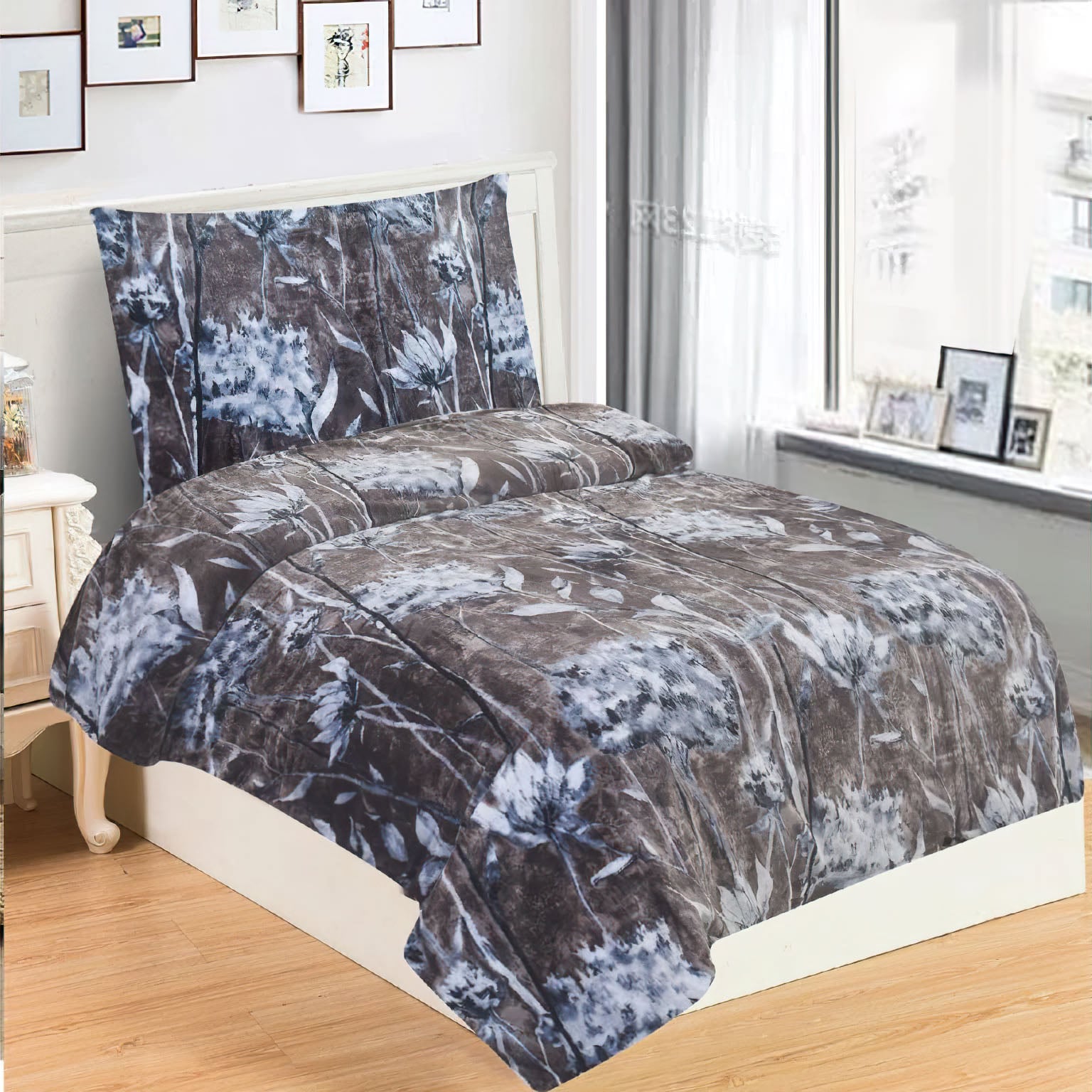 Jahu Povlečení RITTA, fialovo-modré květy na hnědé, mikroflanel, 140x200cm + 70x90cm