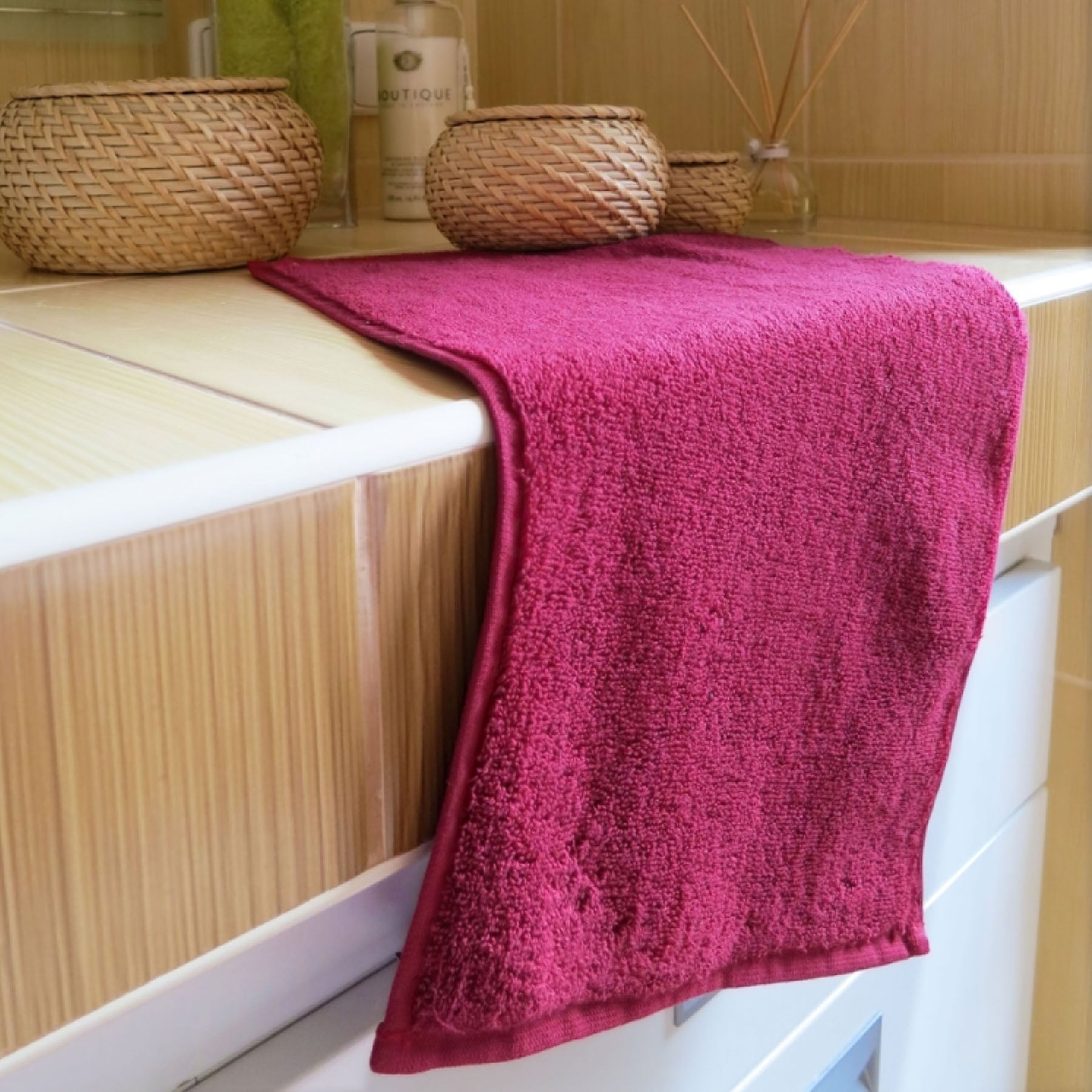 Jiří Polášek mikrofroté ručník MIKROFROTÉ, vínový, 30x50cm