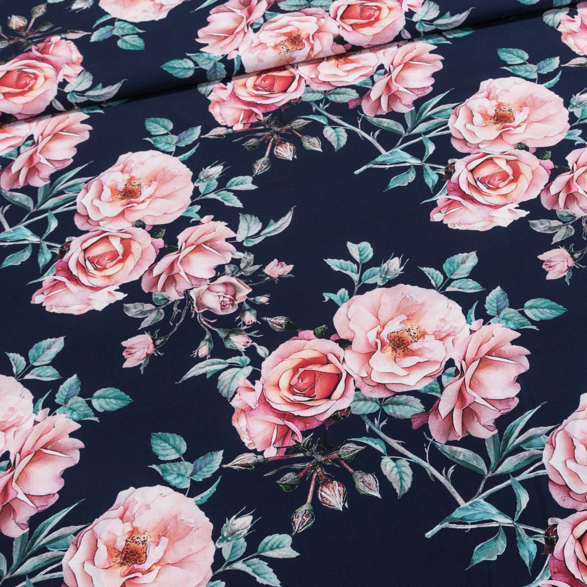 Šatovka polyesterová 2703/01, růže na tmavě modré, š.140cm (látka v metráži)