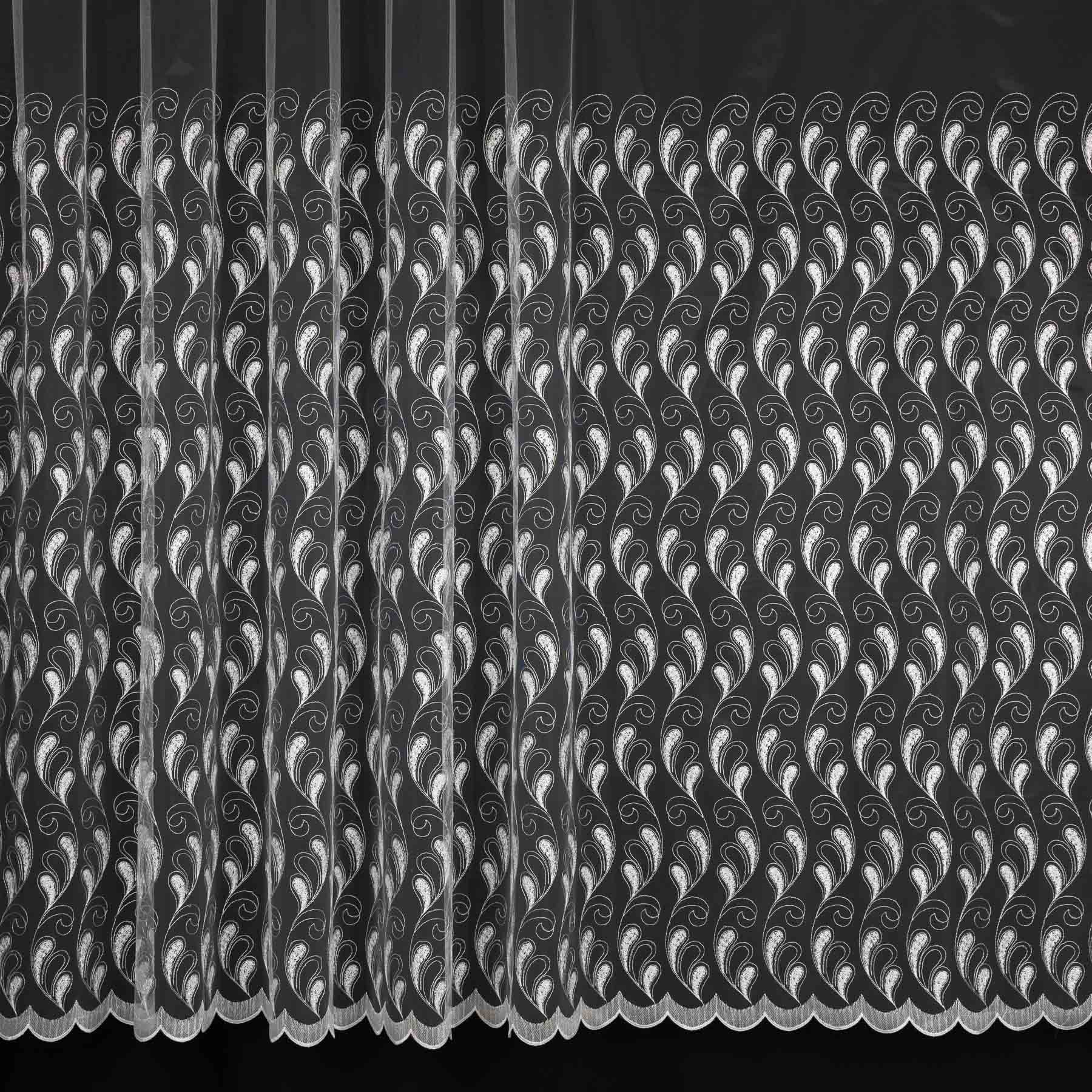 Berk tylová záclona 45367, vyšívané pnoucí lístky, s bordurou, bílá, výška 200cm ( v metráži)