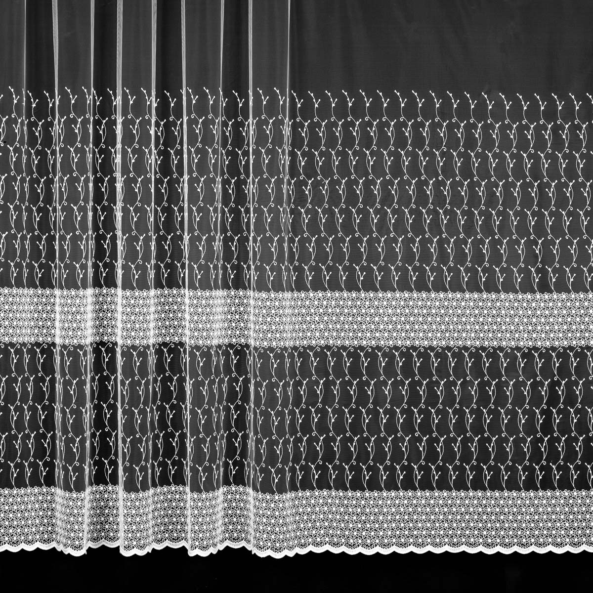 Mantis Tylová záclona BRENDA, vyšívané květinky s ornamenty, s bordurou, bílá výška 280cm ( v metráži)