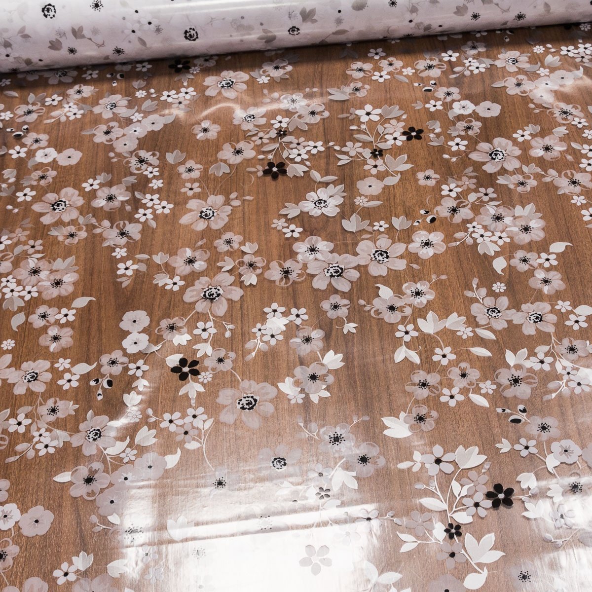 Kristal ubrus PVC průhledný 49Z/09, šedé kytičky, š.140cm (metráž)