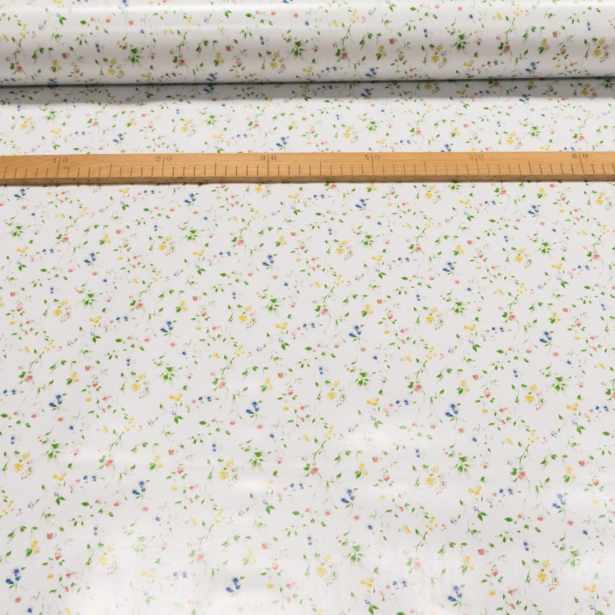 Ergis ubrus PVC s textilním podkladem  5744110 drobné květinky na bílé, š.140cm (metráž)