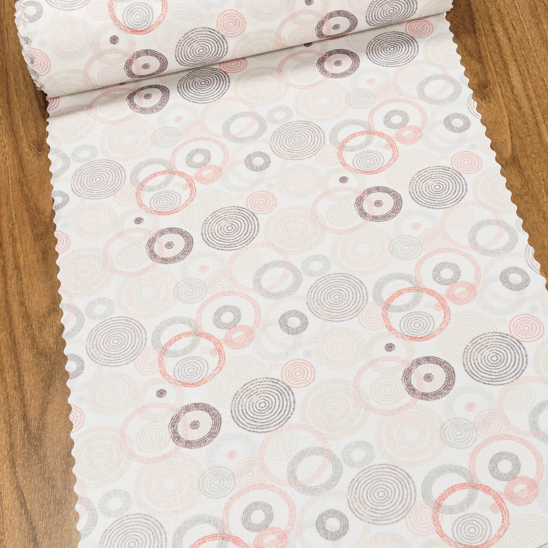 Ubrusovina / štola teflonová úprava, lososovo-béžové kruhy na smetanové, š.38cm (metráž)