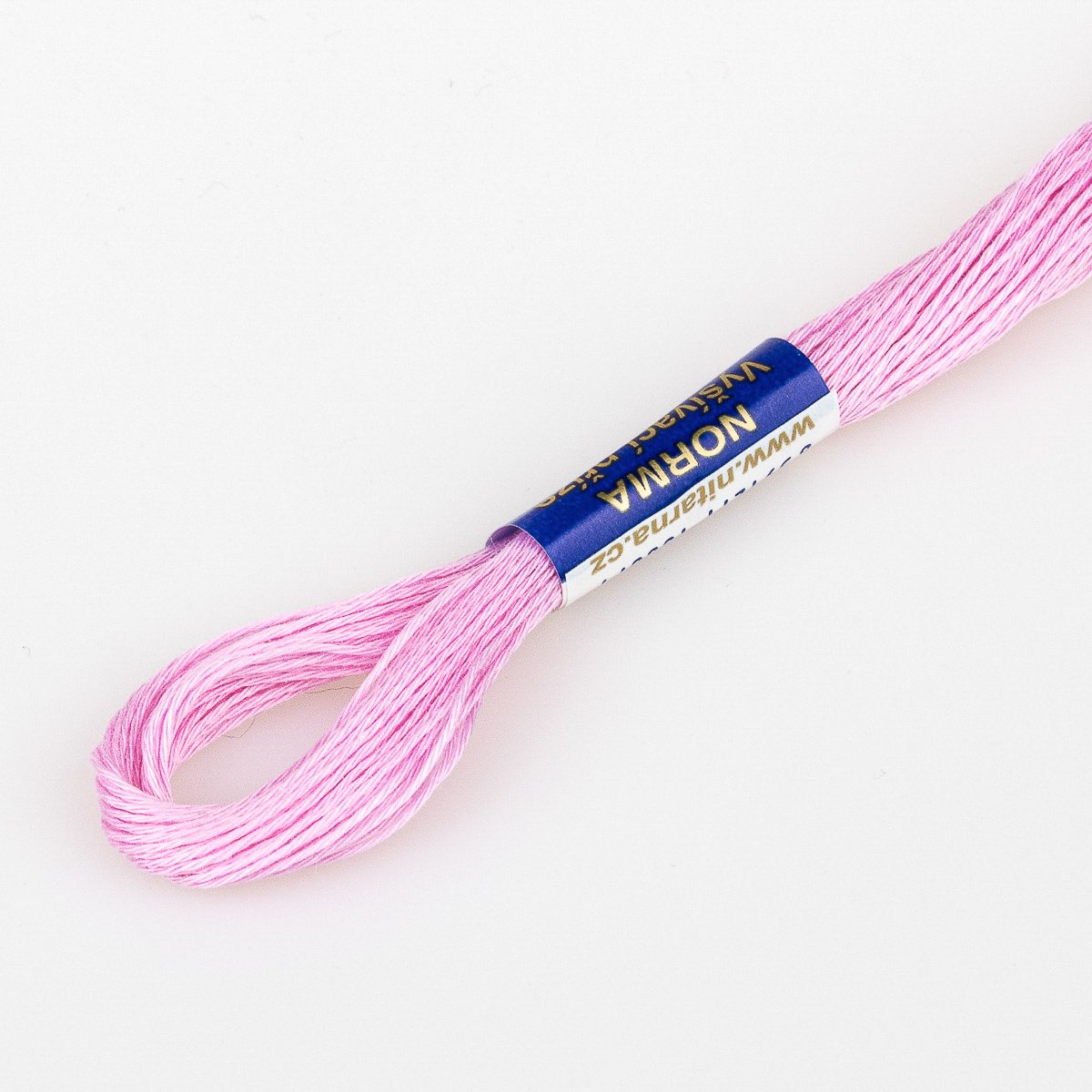 Niťárna Vyšívací příze NORMA / BAVLNKA 3432 střední starorůžová, jednobarevná, 1,5g/15m