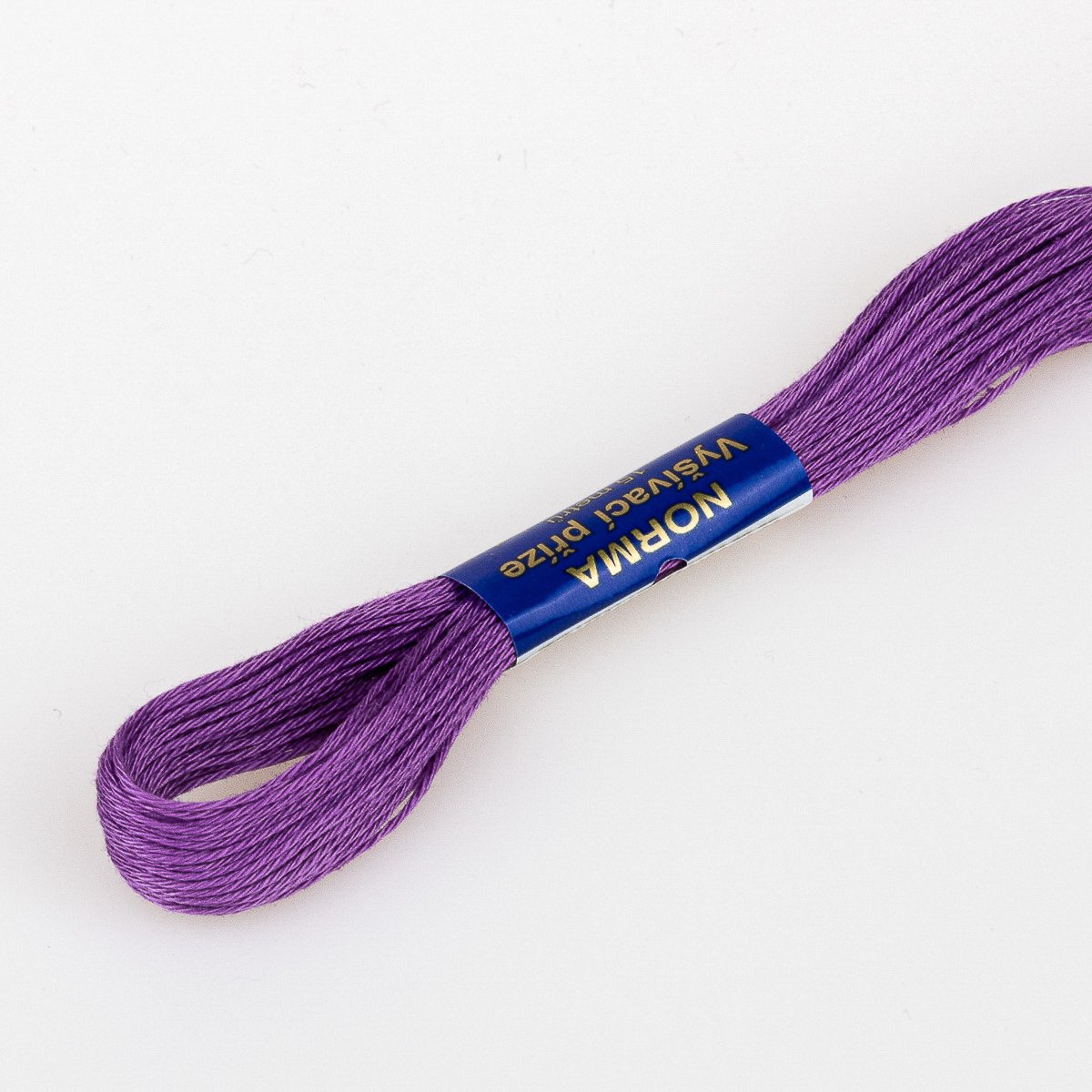 Niťárna Vyšívací příze NORMA / BAVLNKA 4352 tmavý cyklámen, jednobarevná, 1,5g/15m