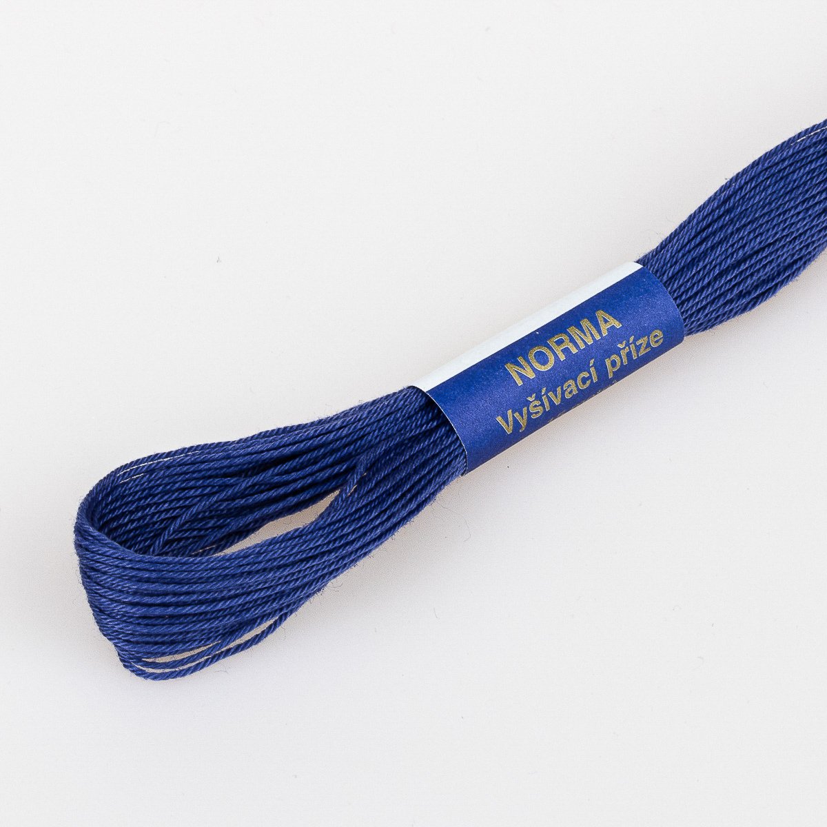 Niťárna Vyšívací příze NORMA / BAVLNKA 5362 tmavá modro-fialová, jednobarevná, 1,5g/15m