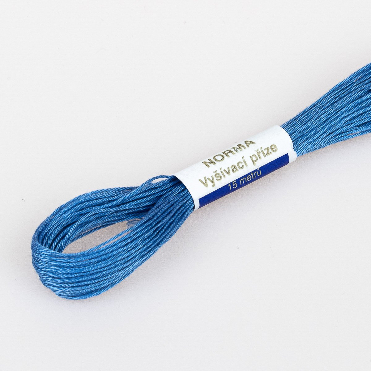 Niťárna Vyšívací příze NORMA / BAVLNKA 5642 kalifornská modrá, jednobarevná, 1,5g/15m