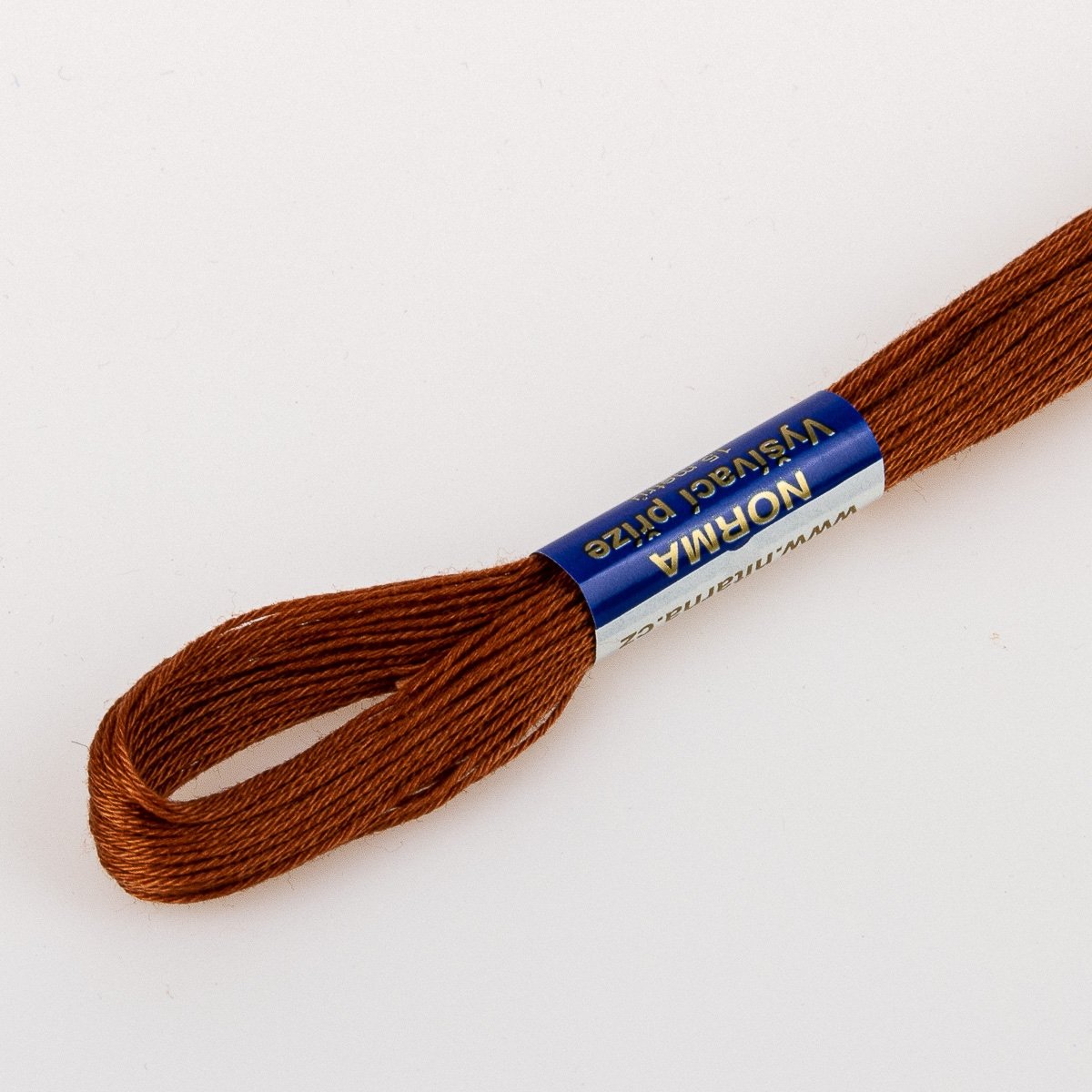 Niťárna Vyšívací příze NORMA / BAVLNKA 7282 kari hnědá, jednobarevná, 1,5g/15m