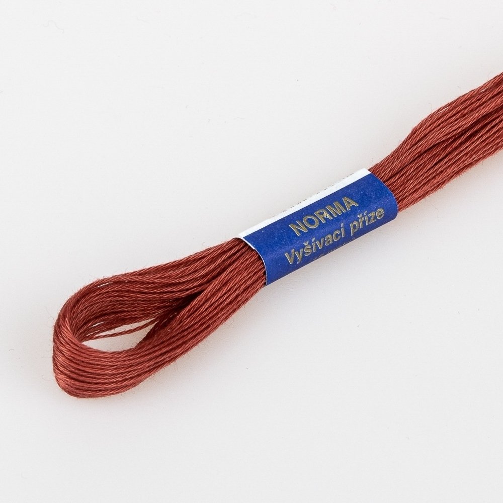 Niťárna Vyšívací příze NORMA / BAVLNKA 7372 vínově hnědá, jednobarevná, 1,5g/15m