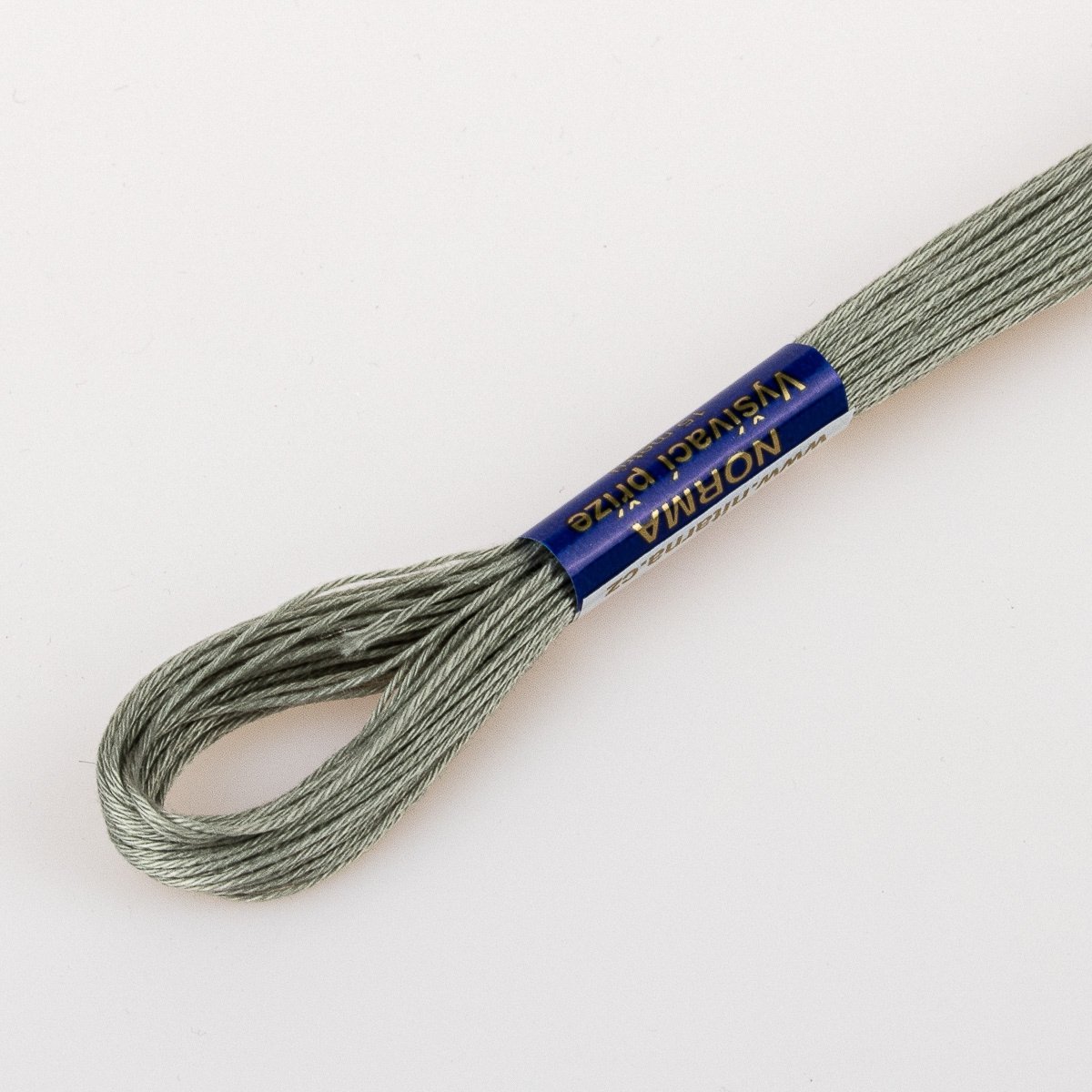 Niťárna Vyšívací příze NORMA / BAVLNKA 8842 tmavě šedá, jednobarevná, 1,5g/15m