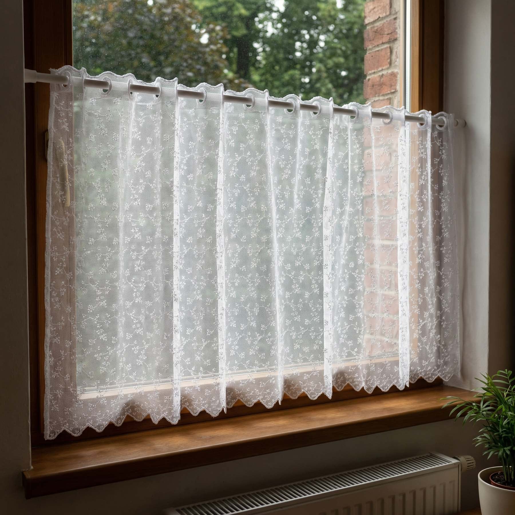Levně Mantis žakárová vitrážová záclona 570/601, vyšívané květinky, bílá, výška 60cm (v metráži)