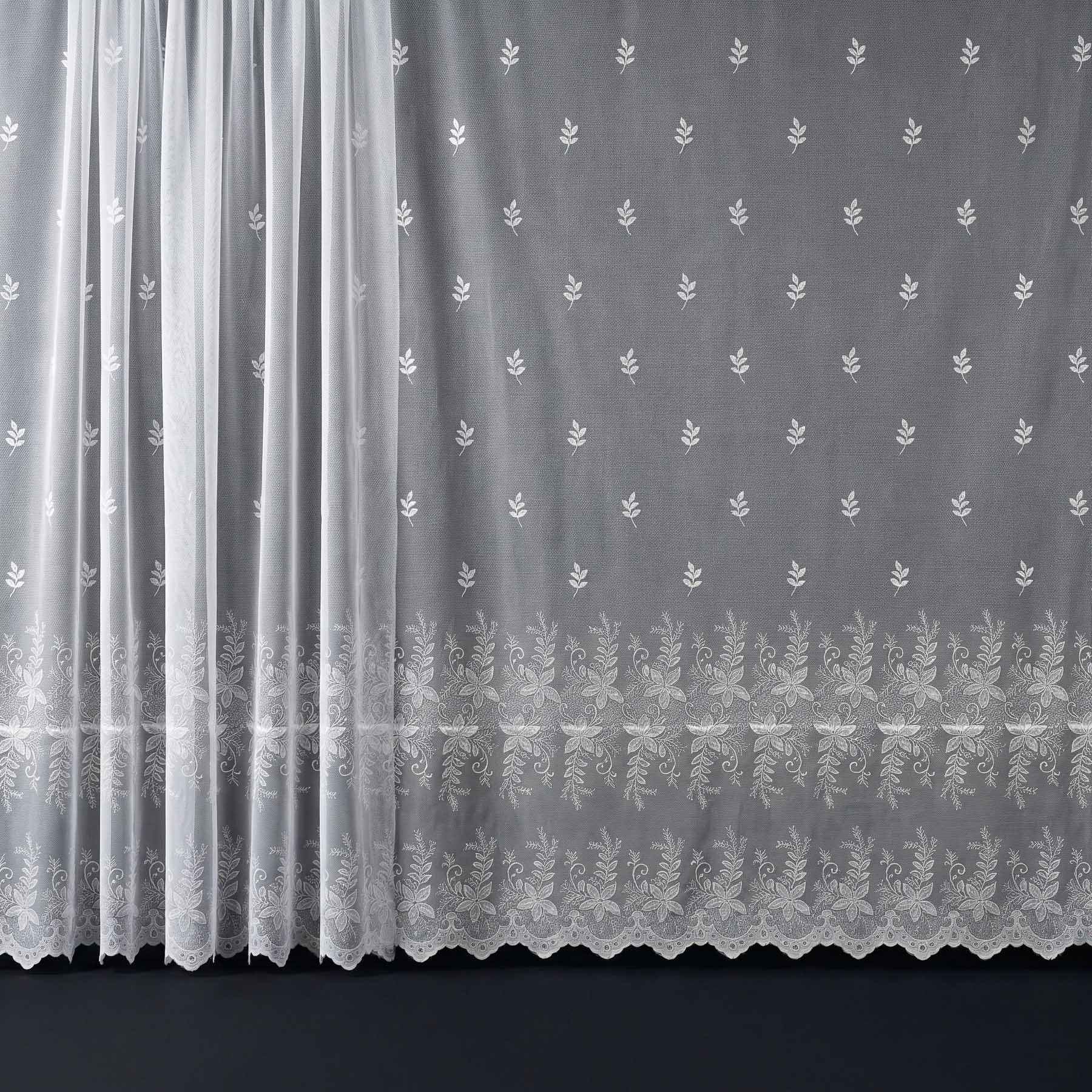 Českomoravská textilní Žakárová záclona V134, květinový vzor, s bordurou, bílá, výška 150cm (v metráži)