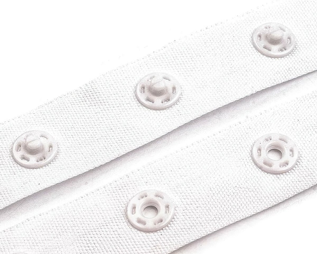 Stoklasa zapínání na body 090740/5 18mm, plastové druky, bílá, metráž